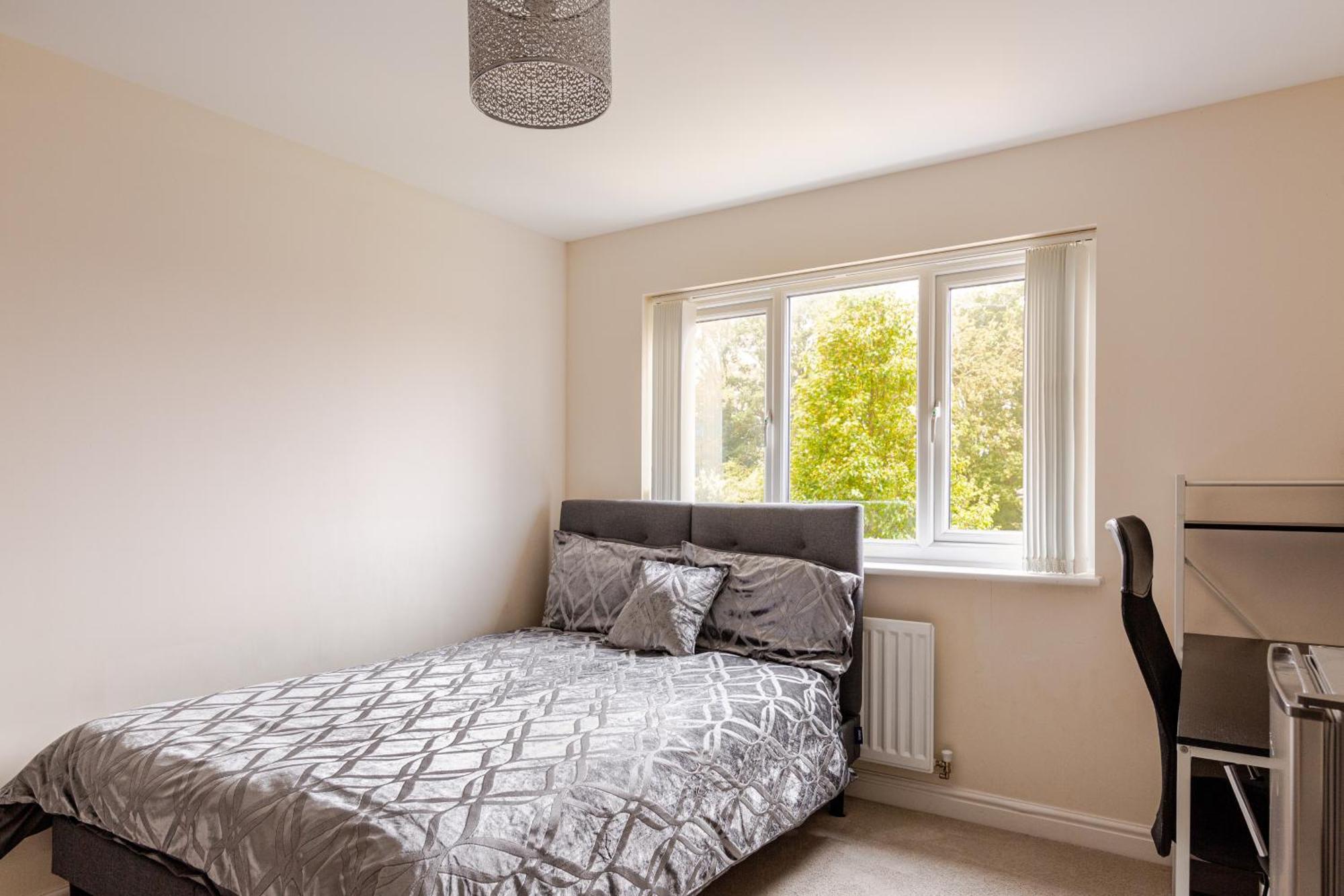 Large Double Room & Private Ensuite Bathroom, Badbury Park, Swindon, Near Great Western Hospital Eksteriør billede
